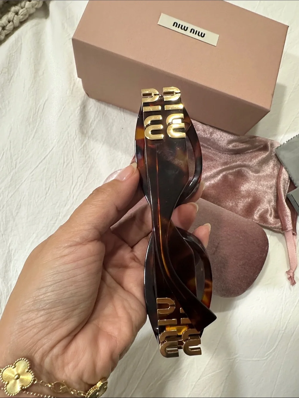 Miu Miu Tortoiseshell Oval Cat-Eye Sunglasses - Brown/Amber